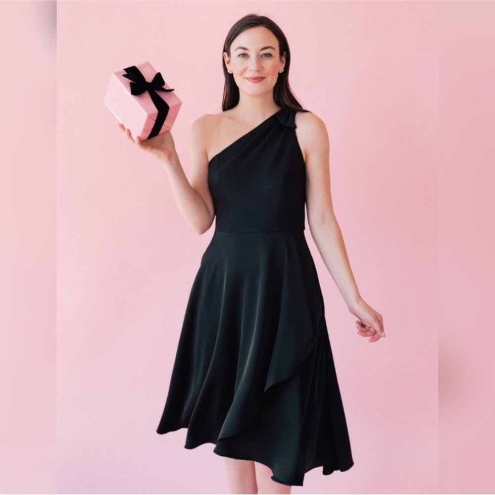NWT Gal Meets Glam Yvonne Crepe One-Shoulder Dress Black